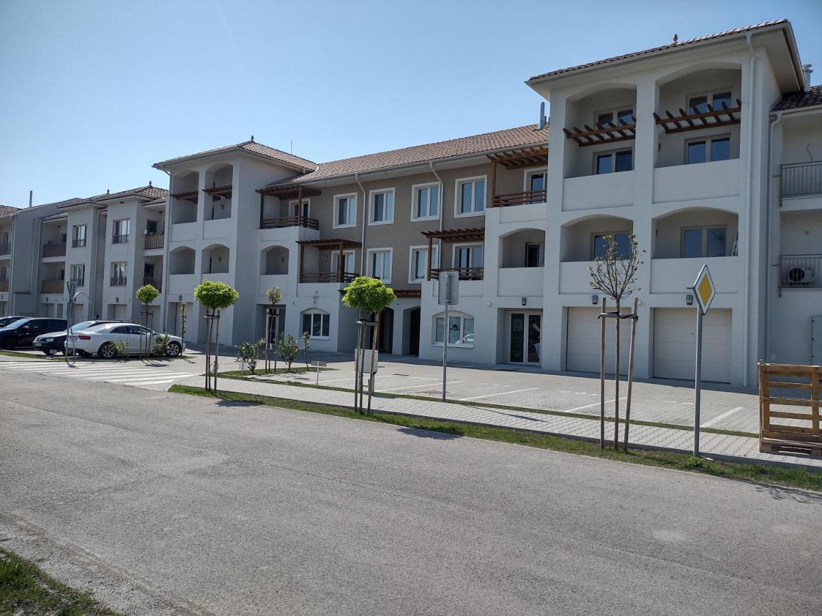 Karina Apartman Apartman Dunaszerdahely Kültér fotó